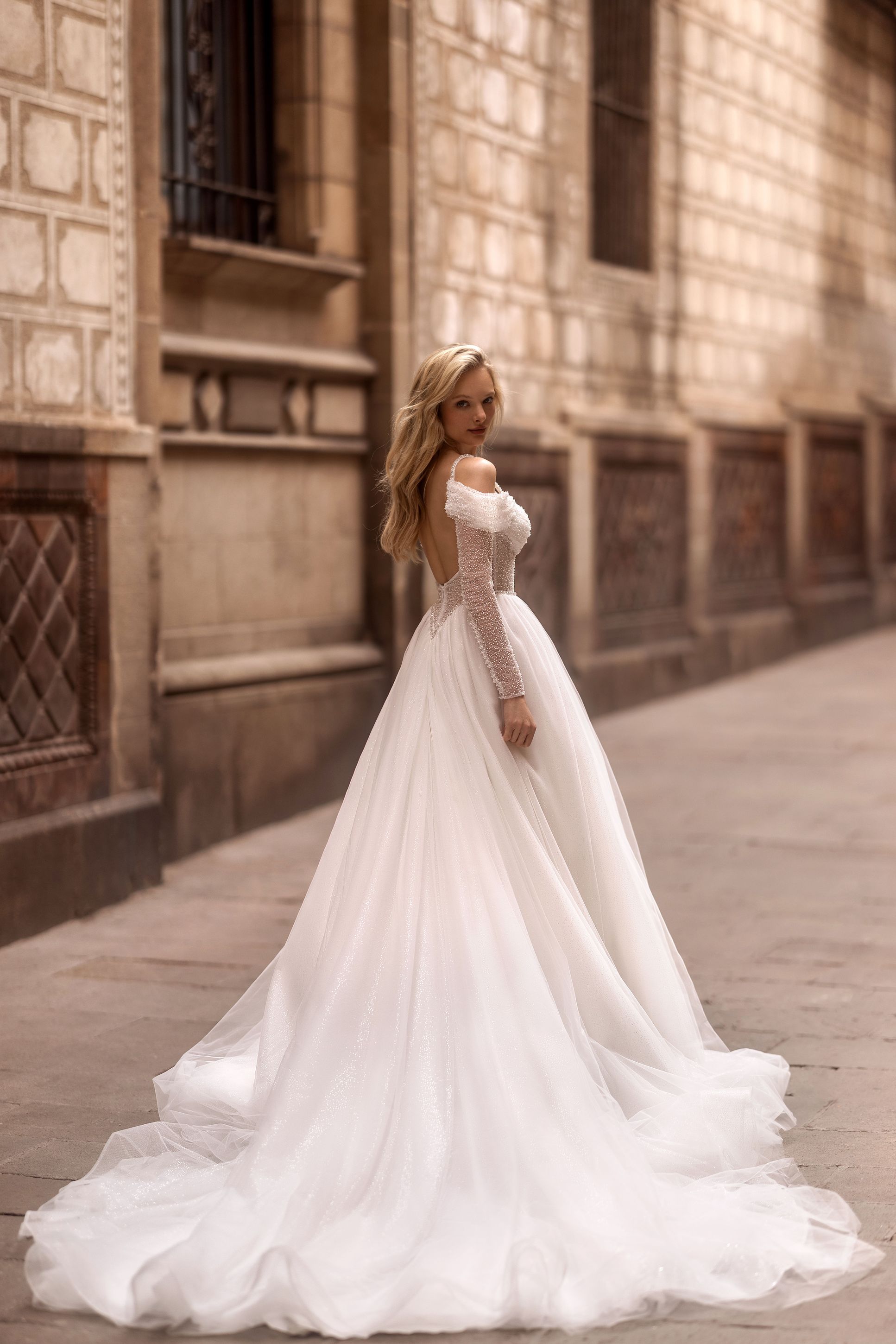 Roxana & Sleeves Ivory